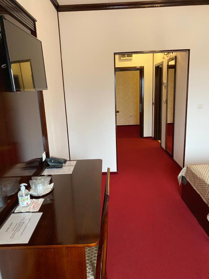 Hotel Onix ルーマン エクステリア 写真